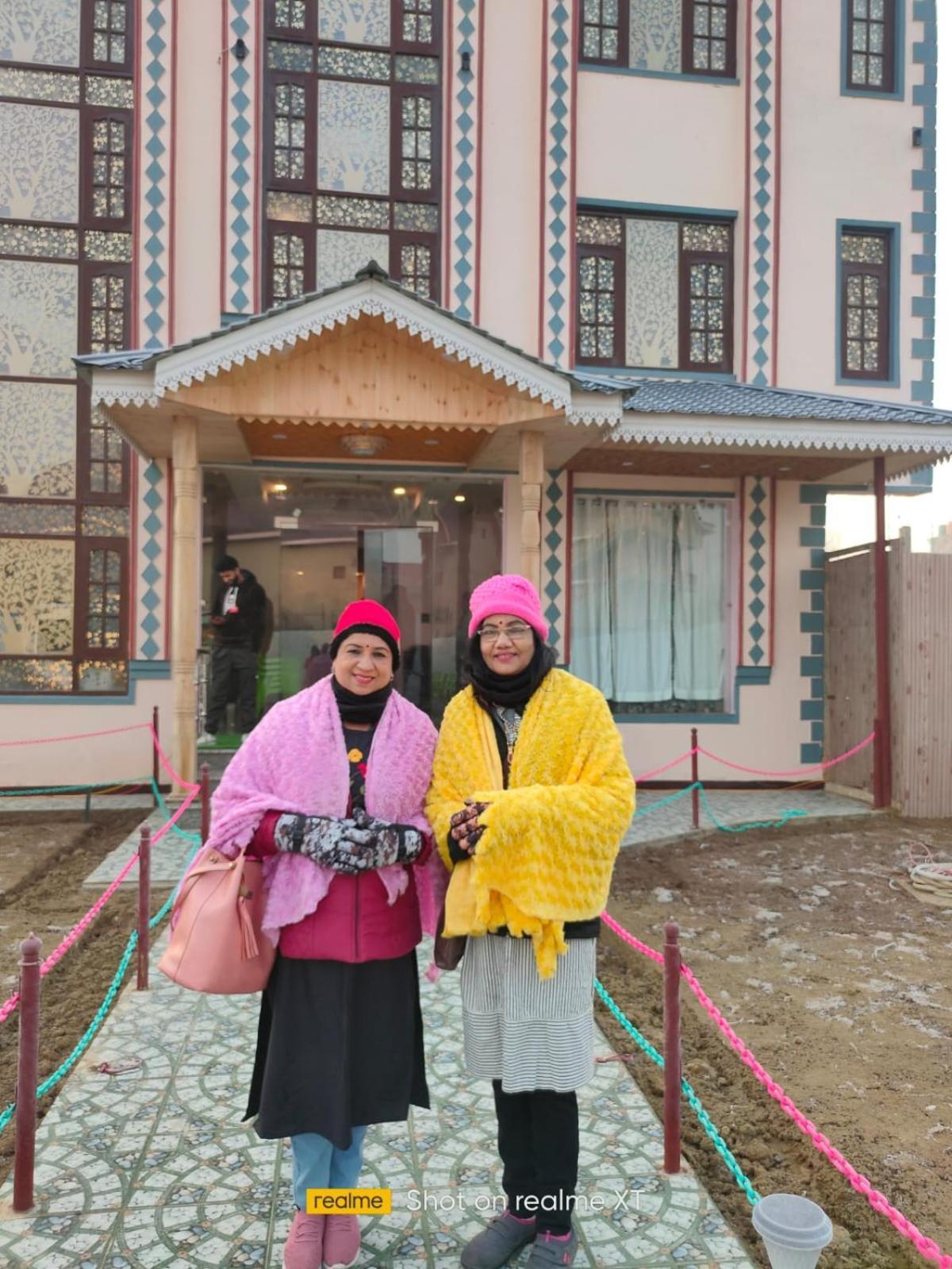 Golden Eye Hotel Srinagar  Exterior photo